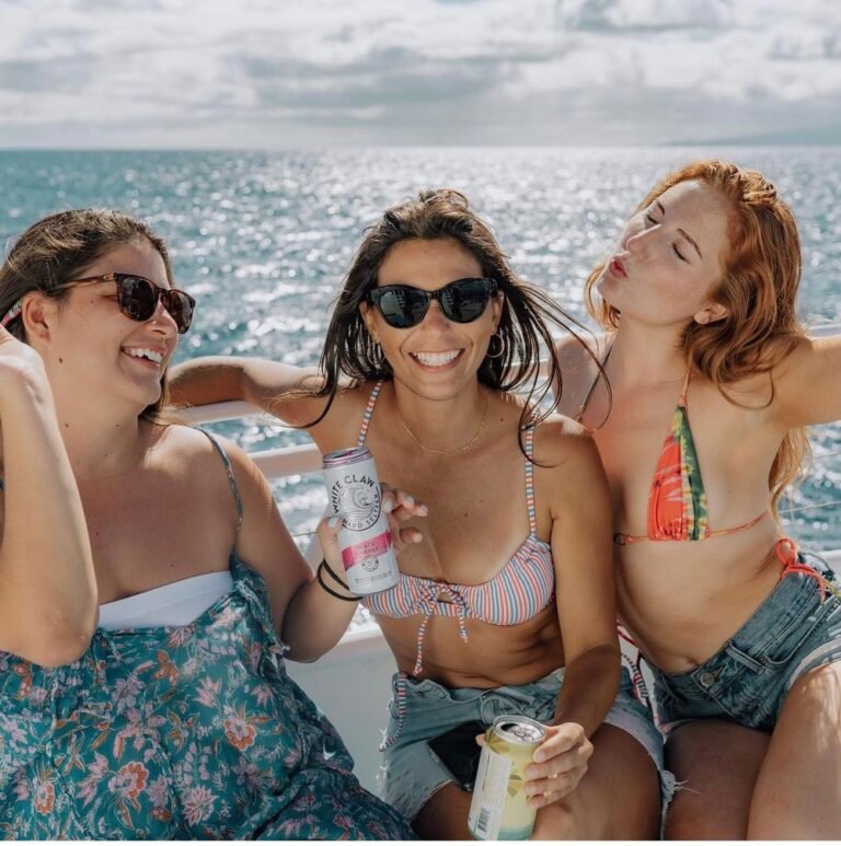 Oahu Bikini Bottom Dance Cruise 2 768x773