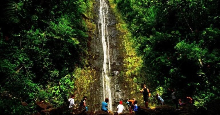 Oahu Waterfall Hike 768x403